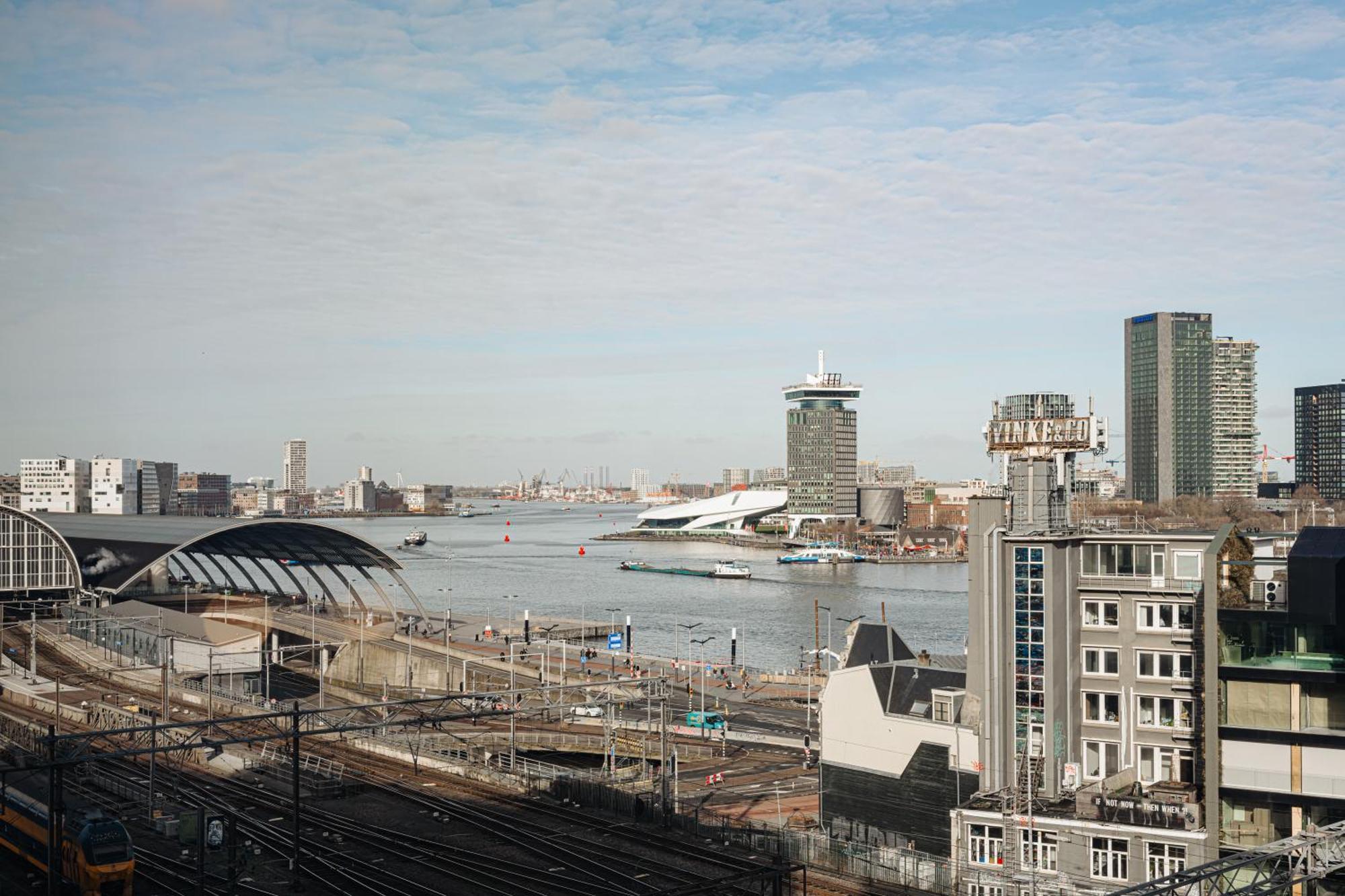 Doubletree By Hilton Amsterdam Centraal Station Hotel Exterior photo